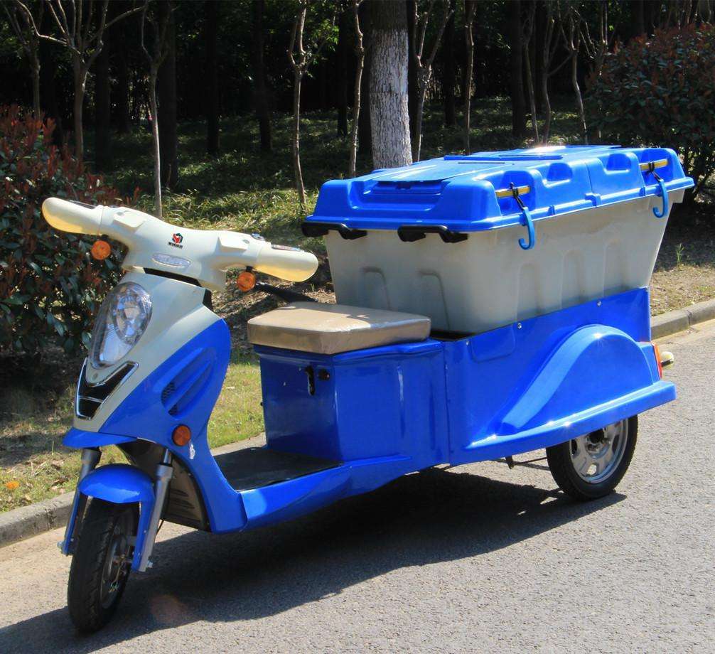 電動保潔車轉(zhuǎn)彎行駛相關(guān)注意事項(xiàng)